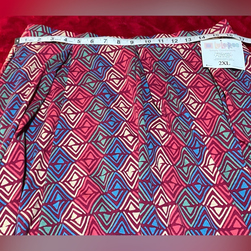 NWT XL Madison Skirt Super cute Knee length high waisted Flattering Super Cute! - Picture 4 of 11